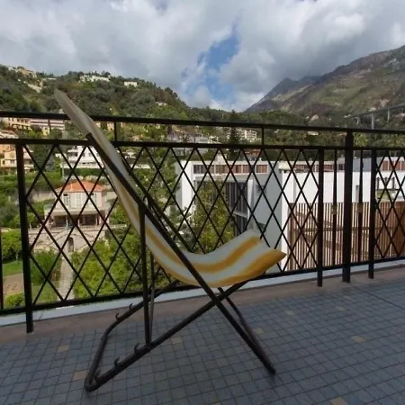 3pavec Terrasse Proche Plages Et Centre 1 דירה