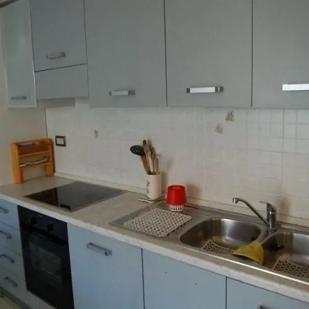 3pavec Terrasse Proche Plages Et Centre 1 Appartamento Mentone